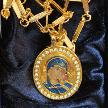 Pozlaćeni medaljon Bogorodica na lancu - plavi-1