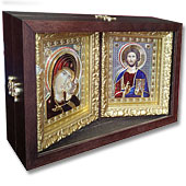 Luxurious dyptych in a wooden box