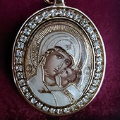 Gilded medallion necklace Madonna - gold-white